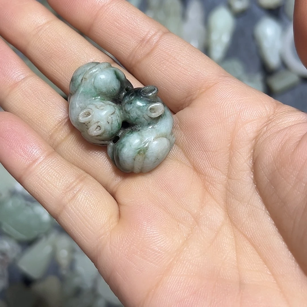 翡翠颈饰未镶嵌吊坠