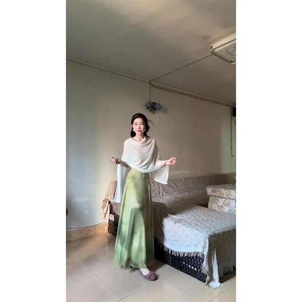 轻国风夏季配吊带裙子外搭飘逸小披肩薄开衫透气罩衫女时尚套装