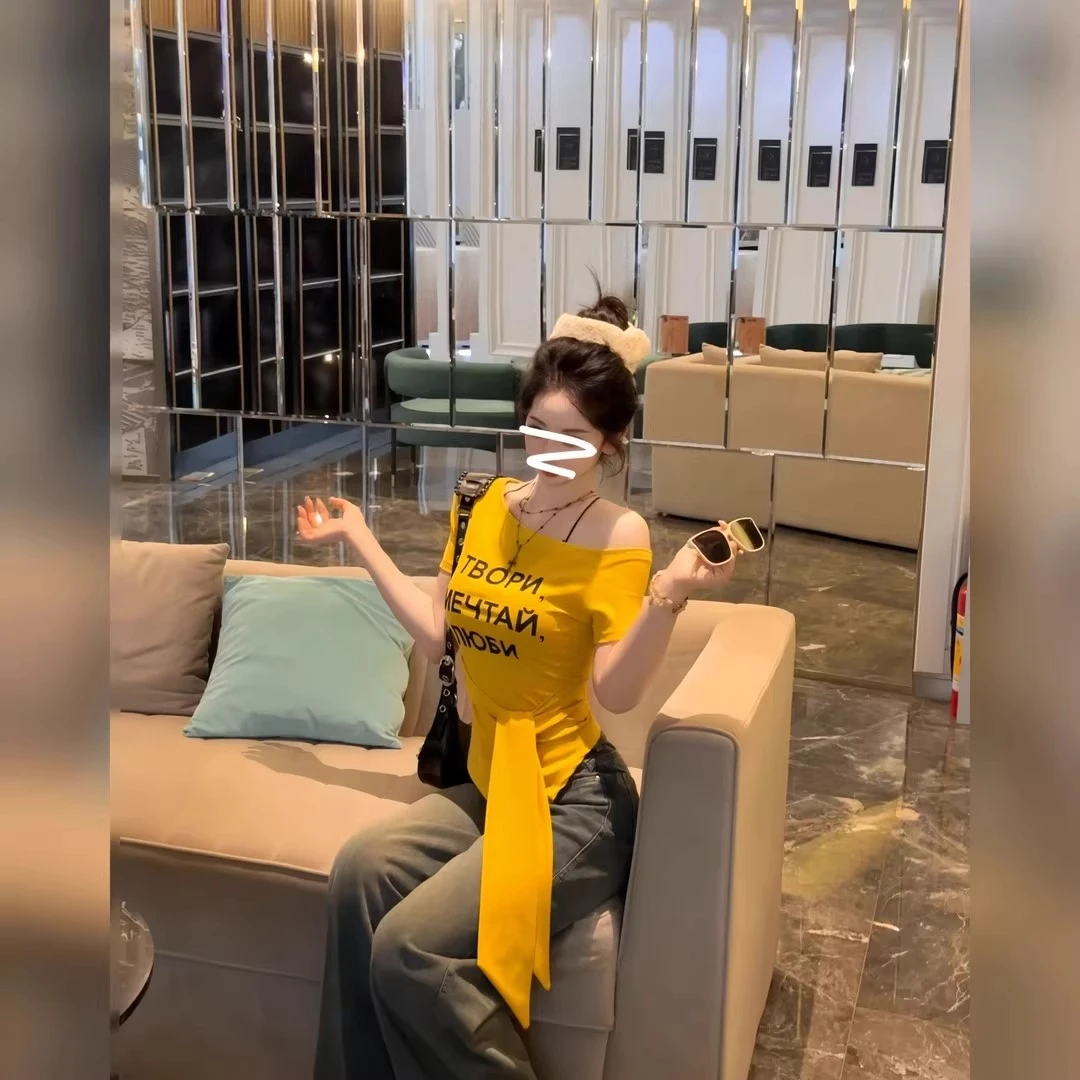 2025夏季纯欲气质绑带一字领短袖小众女装T恤女收腰显瘦露肩上衣