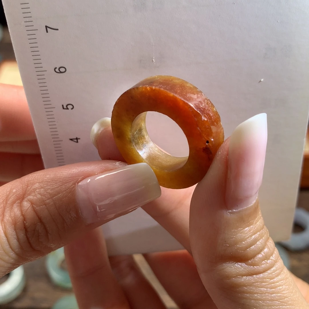 定制翡翠未镶嵌?**鼠翡翠满红随型包工