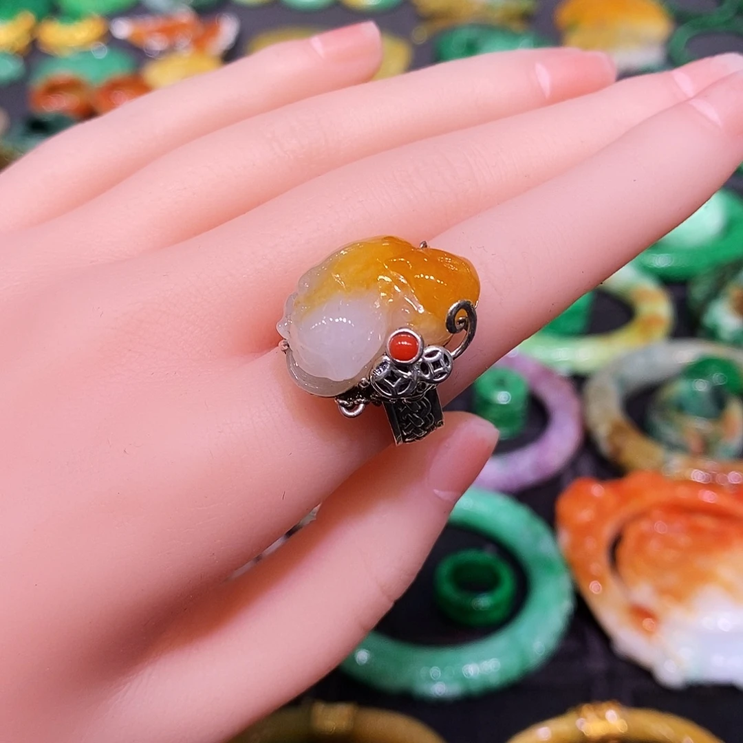 翡翠未镶嵌戒指翡翠