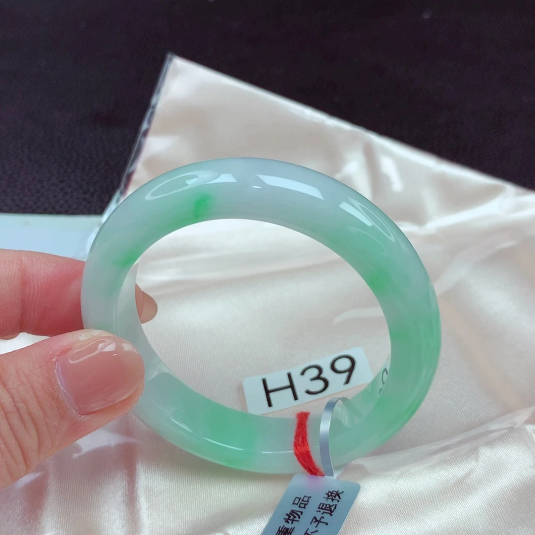 翡翠手镯未镶嵌手镯88