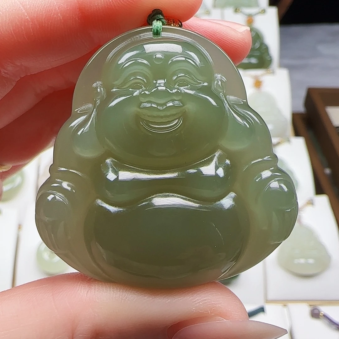 和田玉足金镶嵌颈饰