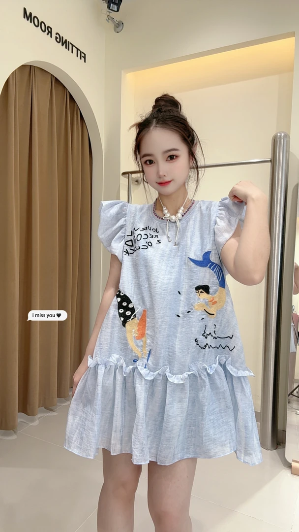 大观欧货设计感简约美人鱼刺绣飞飞袖宽松显瘦百搭夏季A字连衣裙