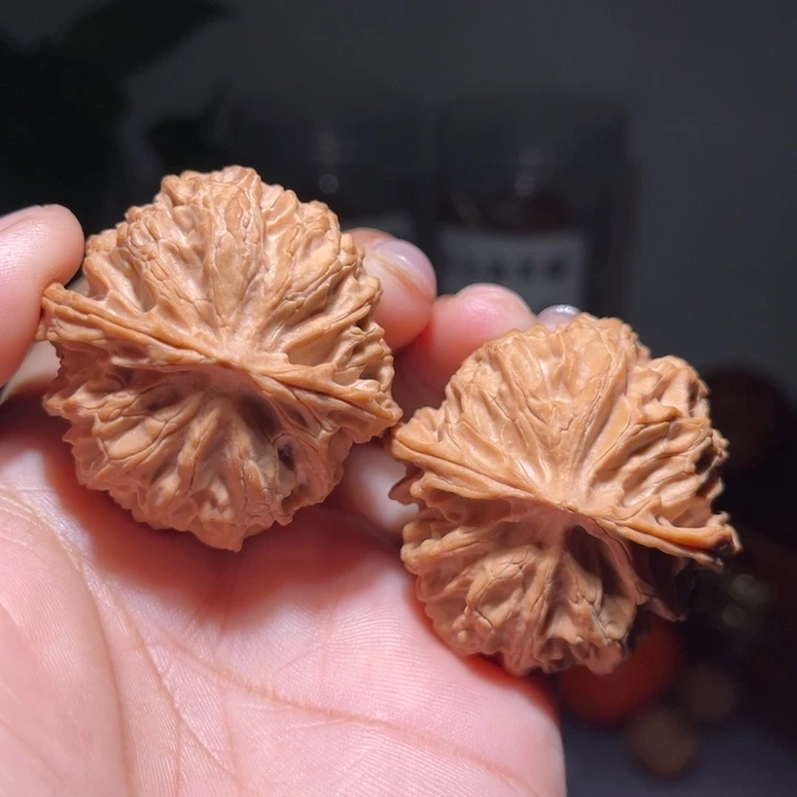 文玩核桃吊坠          42