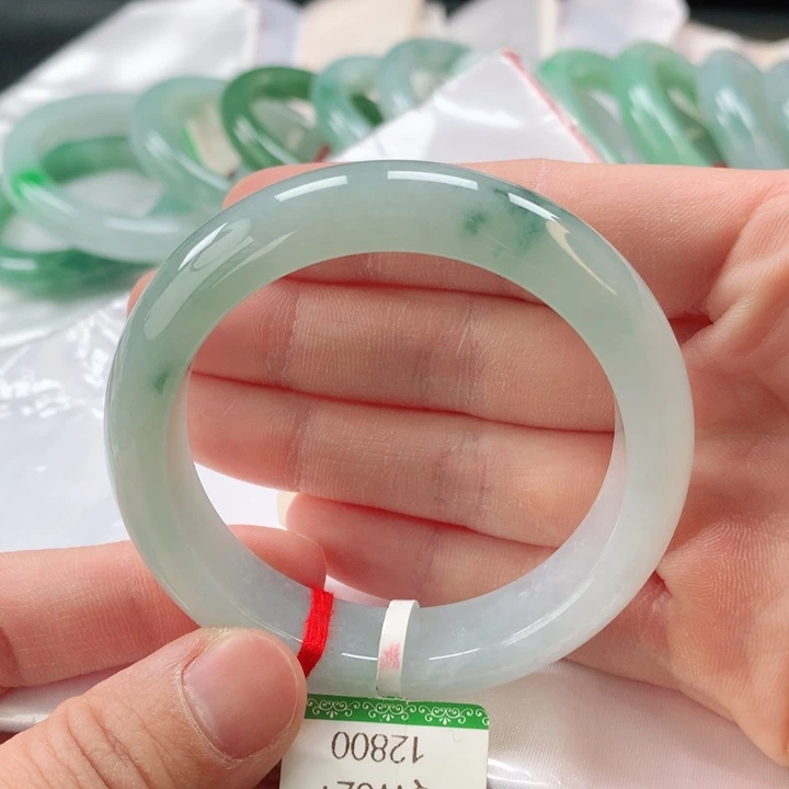 翡翠手镯未镶嵌缅甸A货翡翠手镯