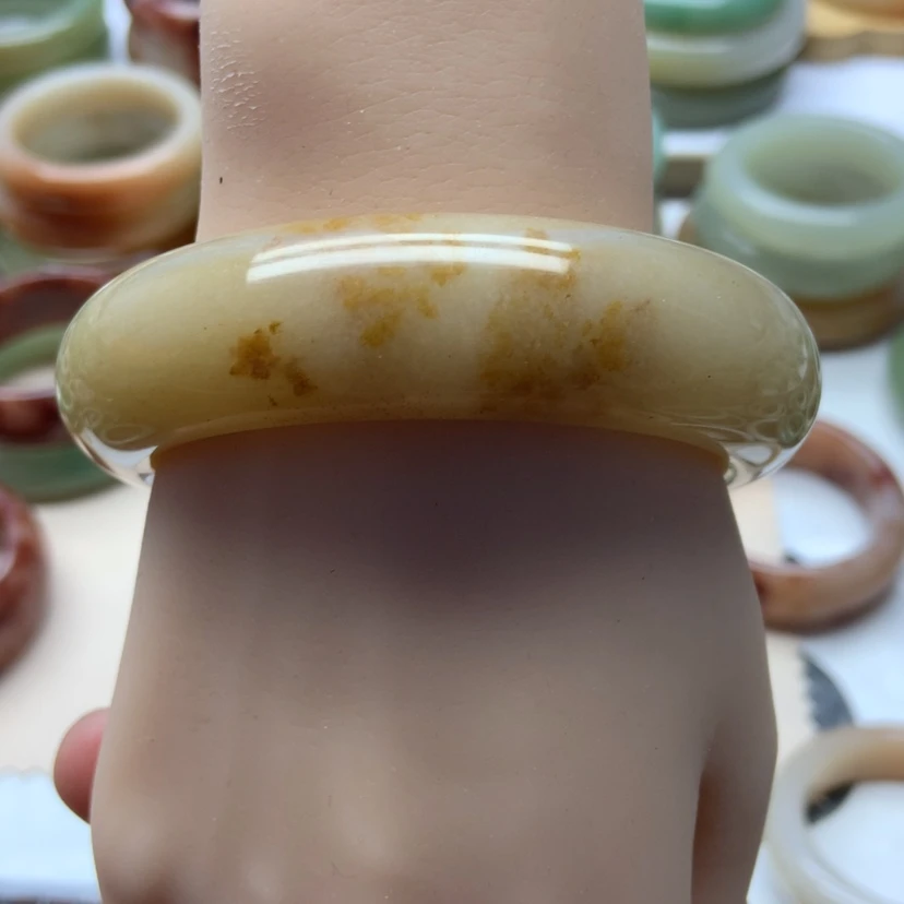 【闪购商品】未镶嵌手链石英岩玉苏*