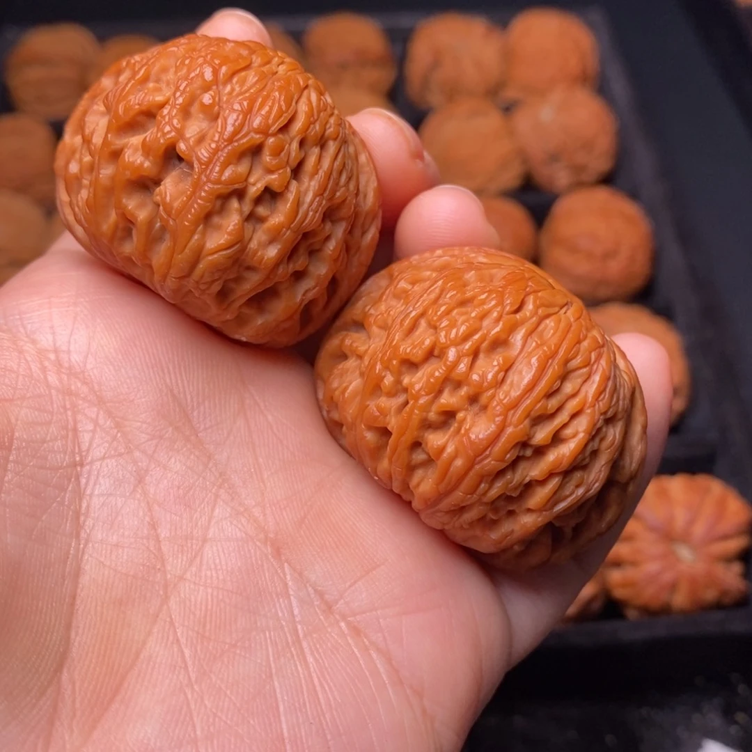 文玩核桃把件秦岭野生核桃