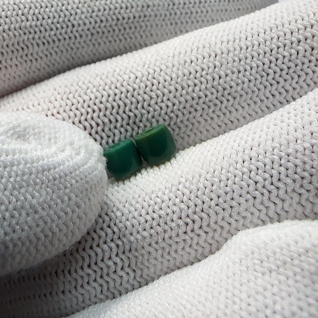 吃***刺绿松石未镶嵌珠子