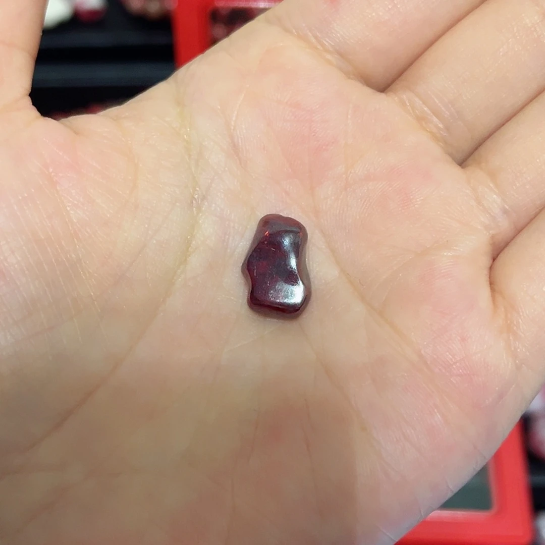 天然辰砂原矿吊坠