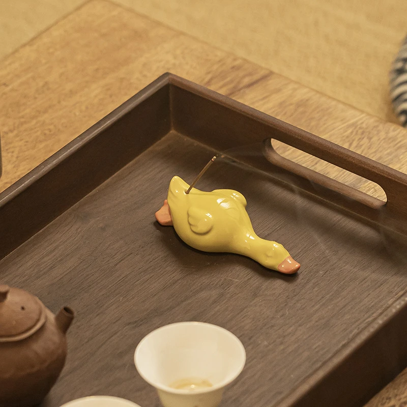 创意可爱小黄鸭香薰炉摆件卡通茶宠笔架家用室内躺平鸭线香插香座