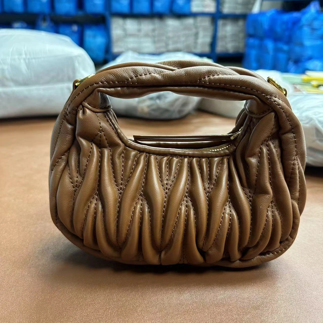 【小裴dy1103】潮流斜跨包手拎包晚宴包单肩休闲单肩包褶皱棕色肩包