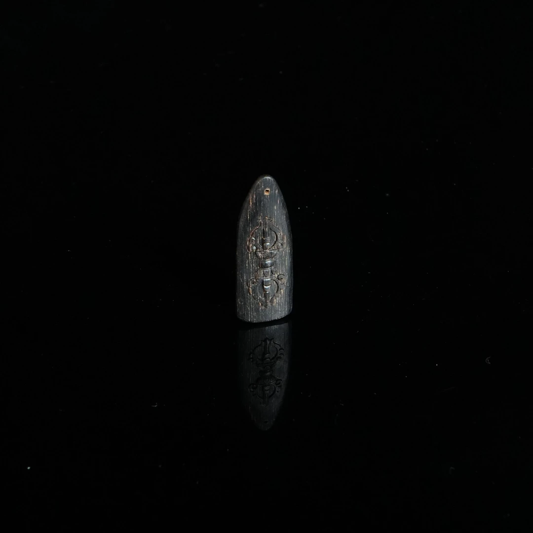 DY-C0320 金三角黑棋满油沉水金刚杵 4.2x1.5x0.7cm 3.7g