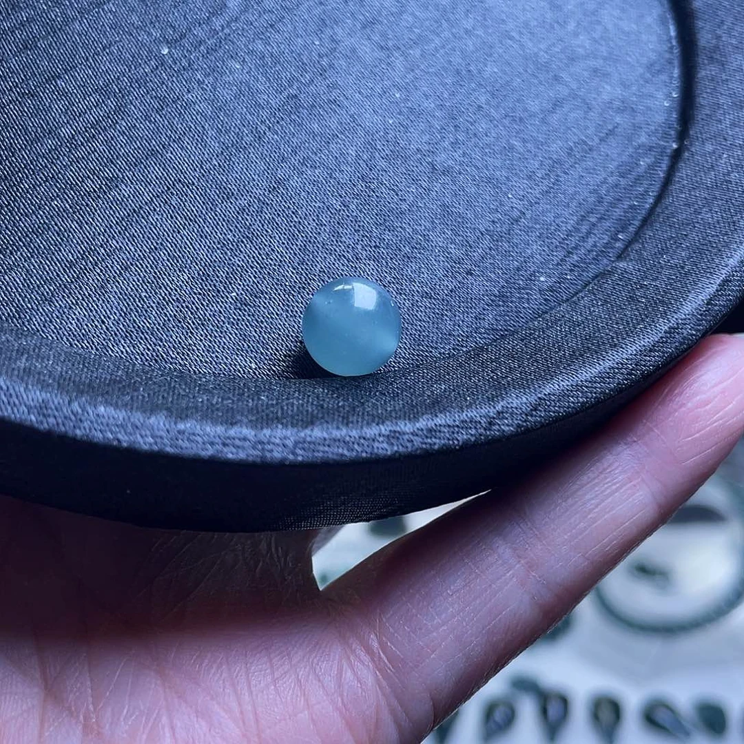 翡翠散珠天然A货翡翠卡9.6圆珠一颗
