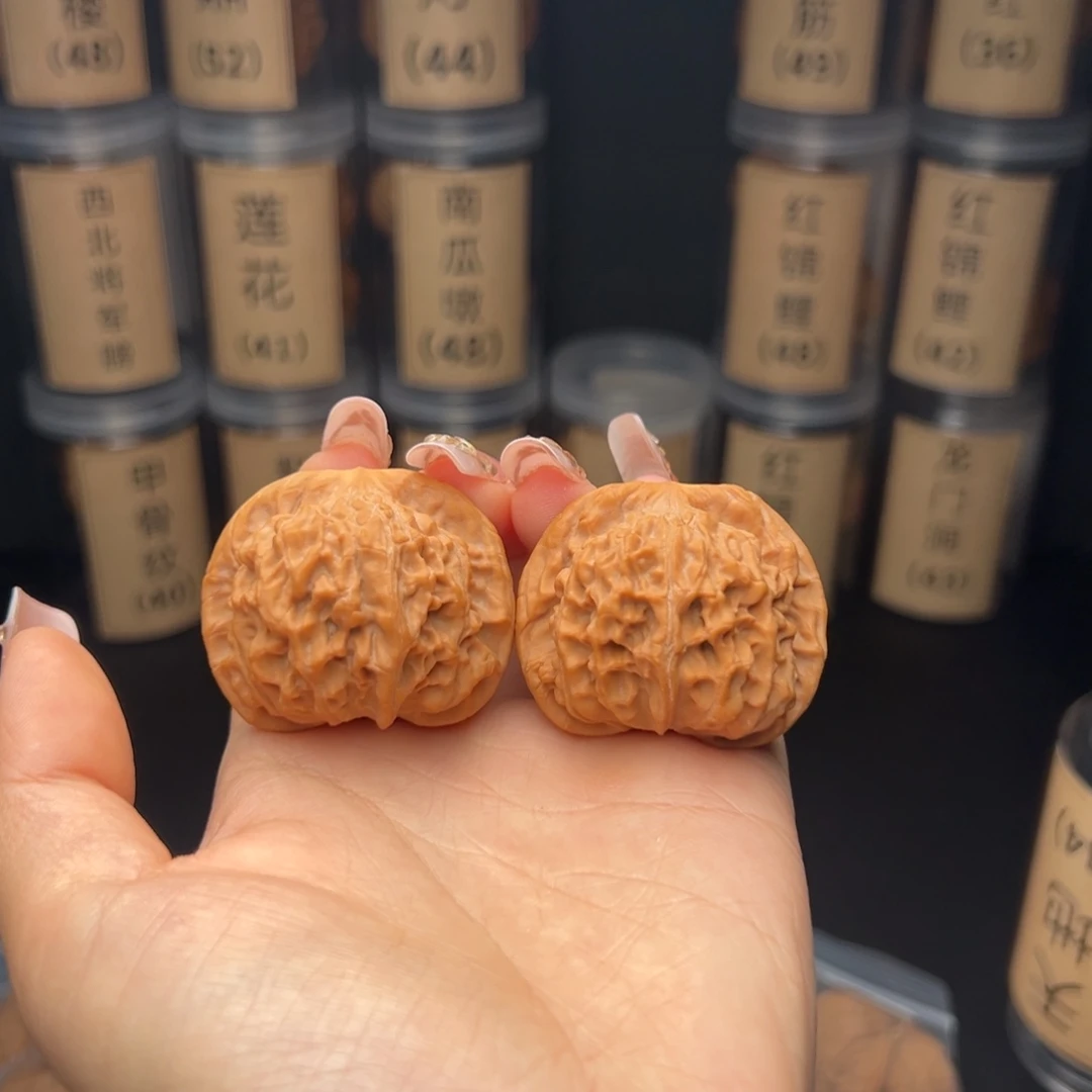 z***清吊坠文玩核桃天地