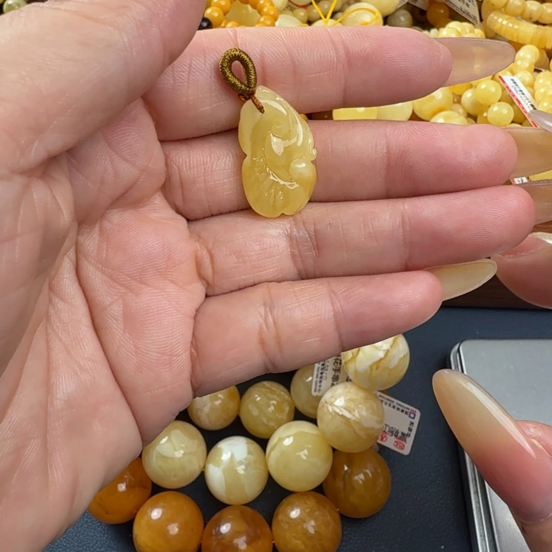 琥珀未镶嵌珠宝奇石