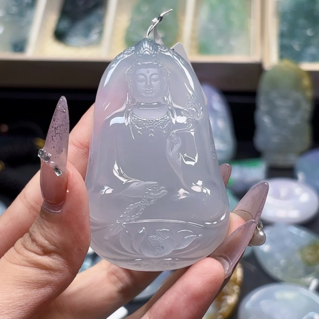 深****翡翠未镶嵌颈饰观音