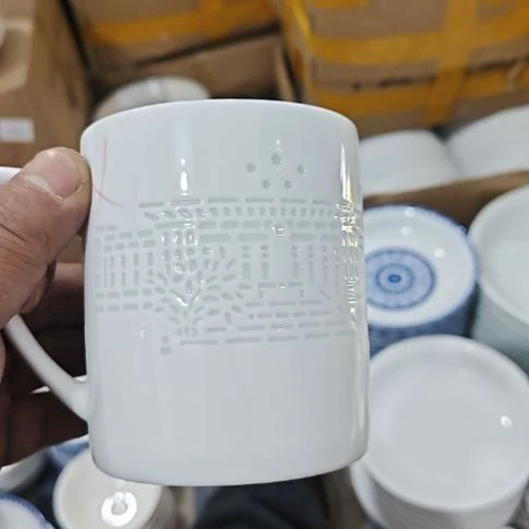 瓷青瓷玲珑中号办公杯两个微瑕疵