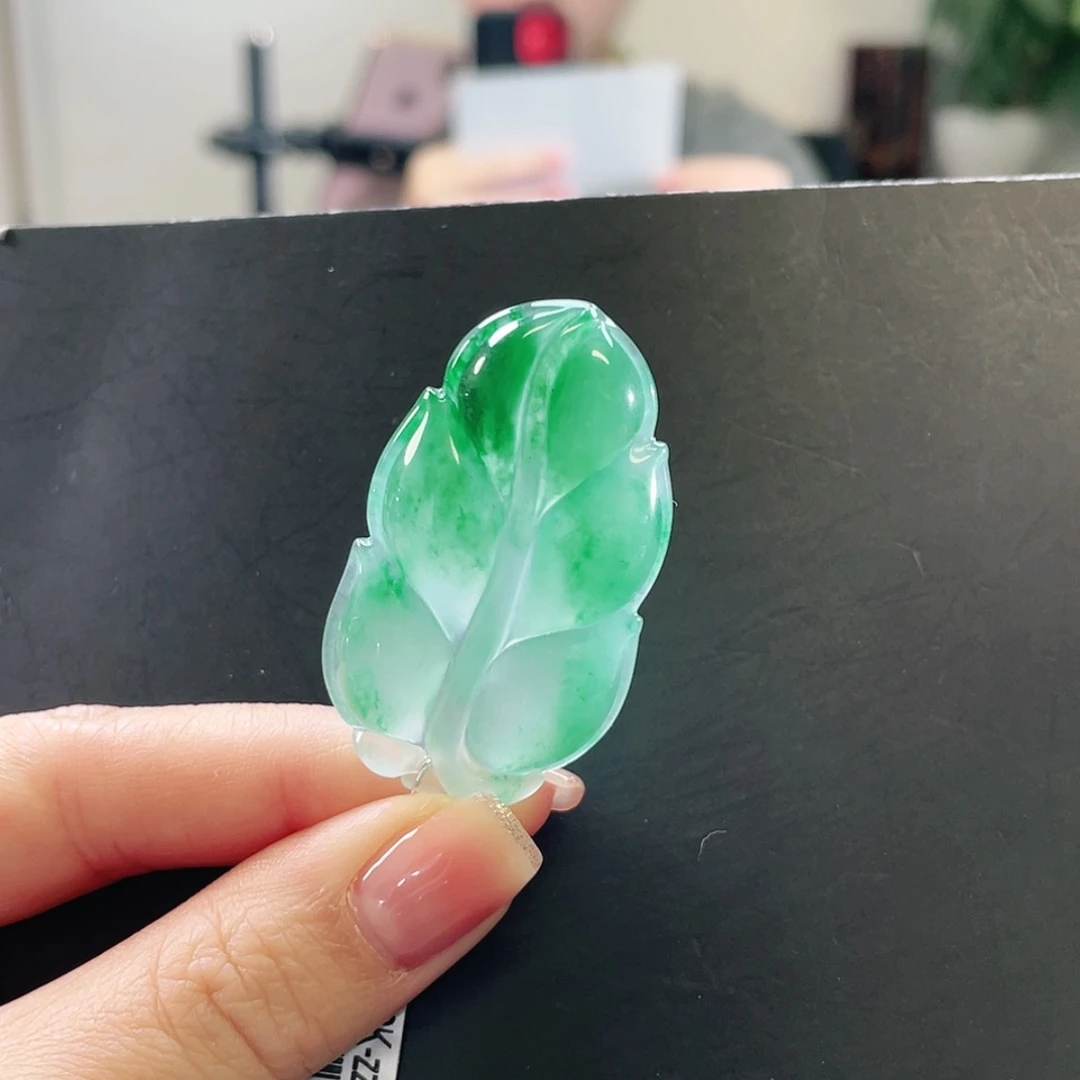 【闪购商品】颈饰未镶嵌石英质玉