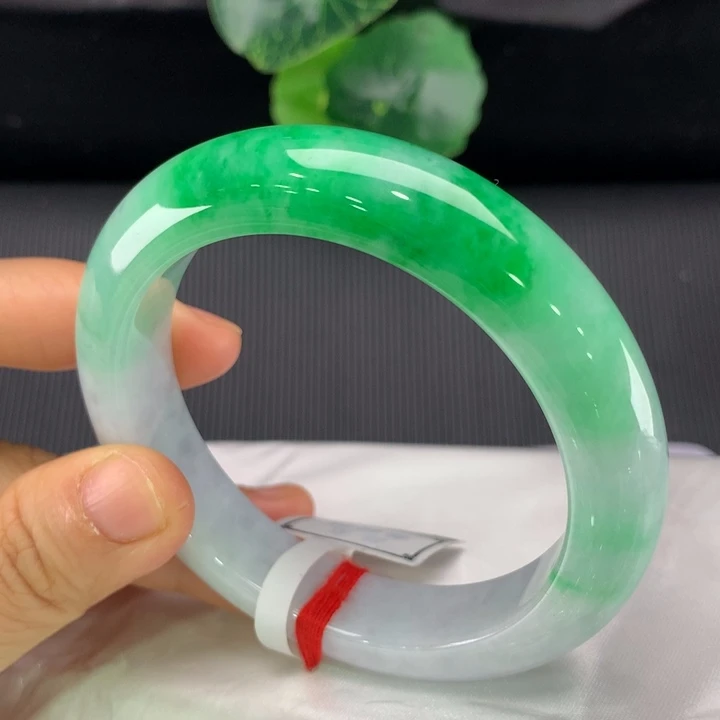 翡翠未镶嵌手镯正圈57