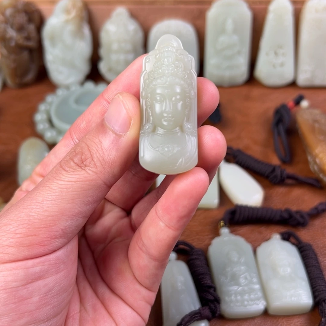 和田玉（青白玉）未镶嵌颈饰