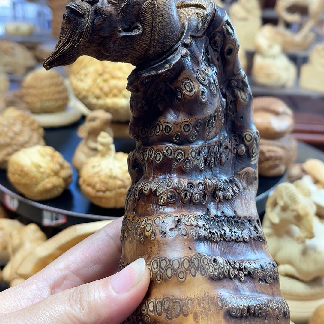 竹根雕摆件人物介绍