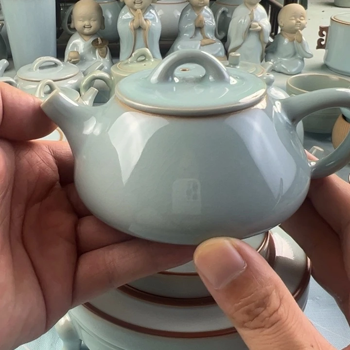 纯矿石微瑕石瓢壶。