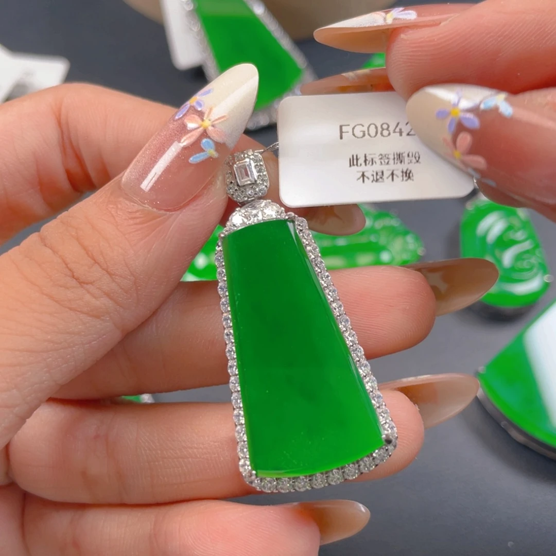 【闪购商品】颈饰银S925镶嵌翡翠翡翠