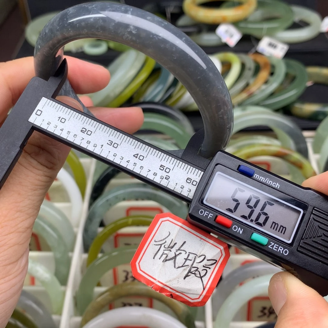 未镶嵌蛇纹石玉手镯340