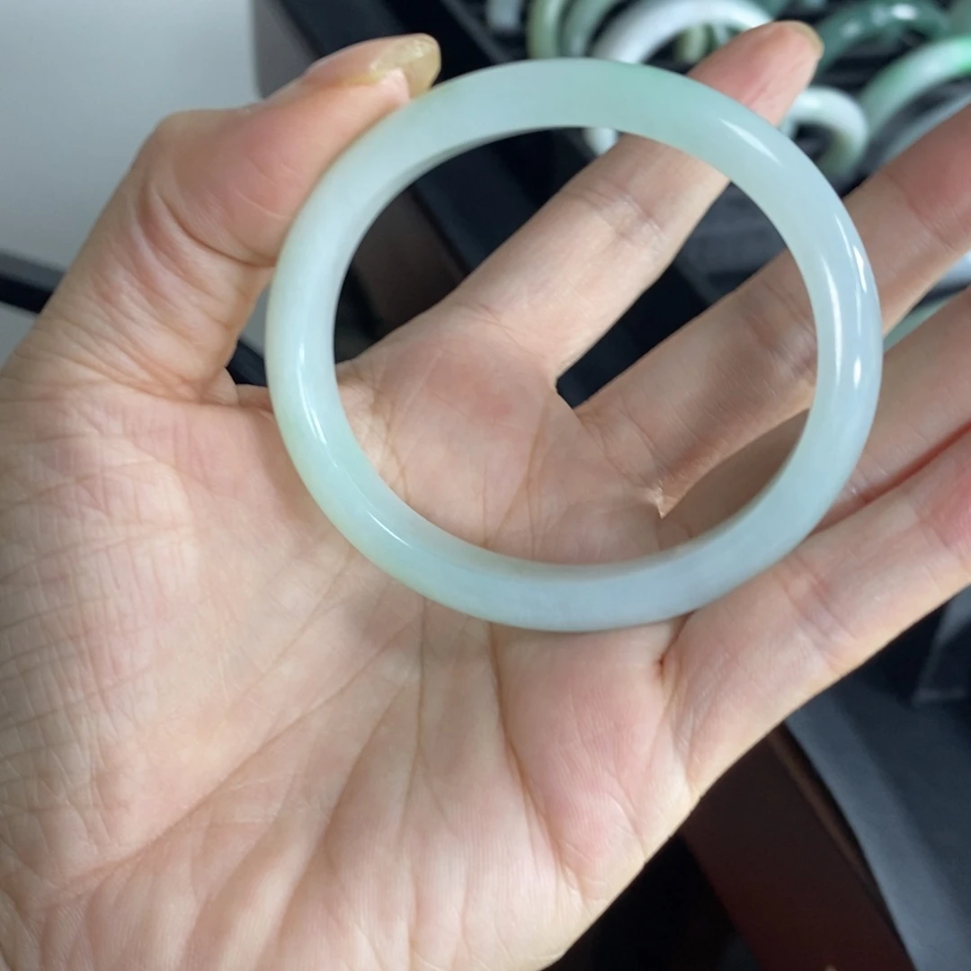 彳***a翡翠未镶嵌手镯天然翡翠手镯