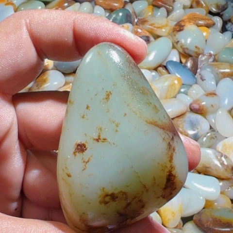 和田玉未镶嵌珠宝奇石73克