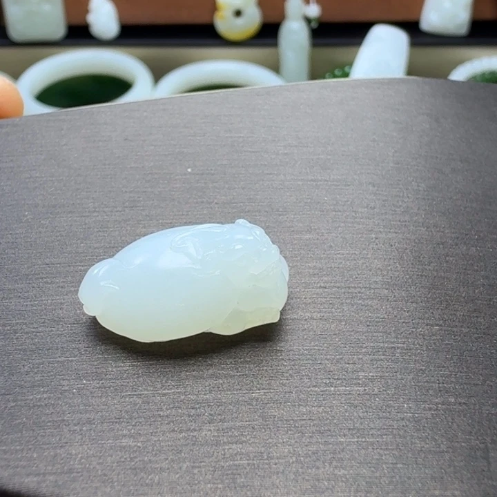 祥***雲和田玉未镶嵌颈饰