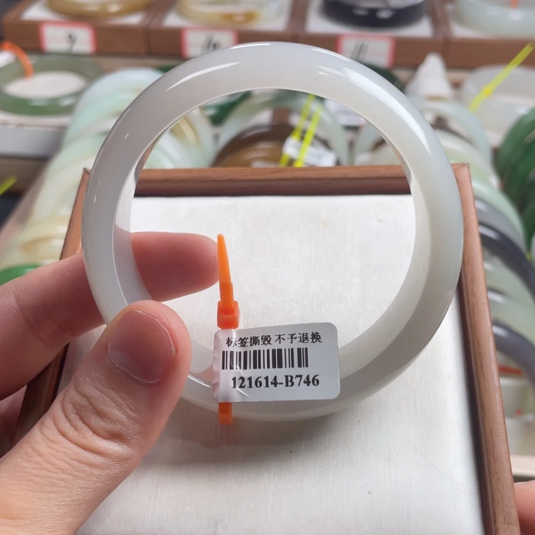 【闪购商品】和田玉手镯未镶嵌59.84