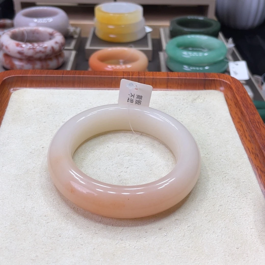 石英岩玉手镯未镶嵌