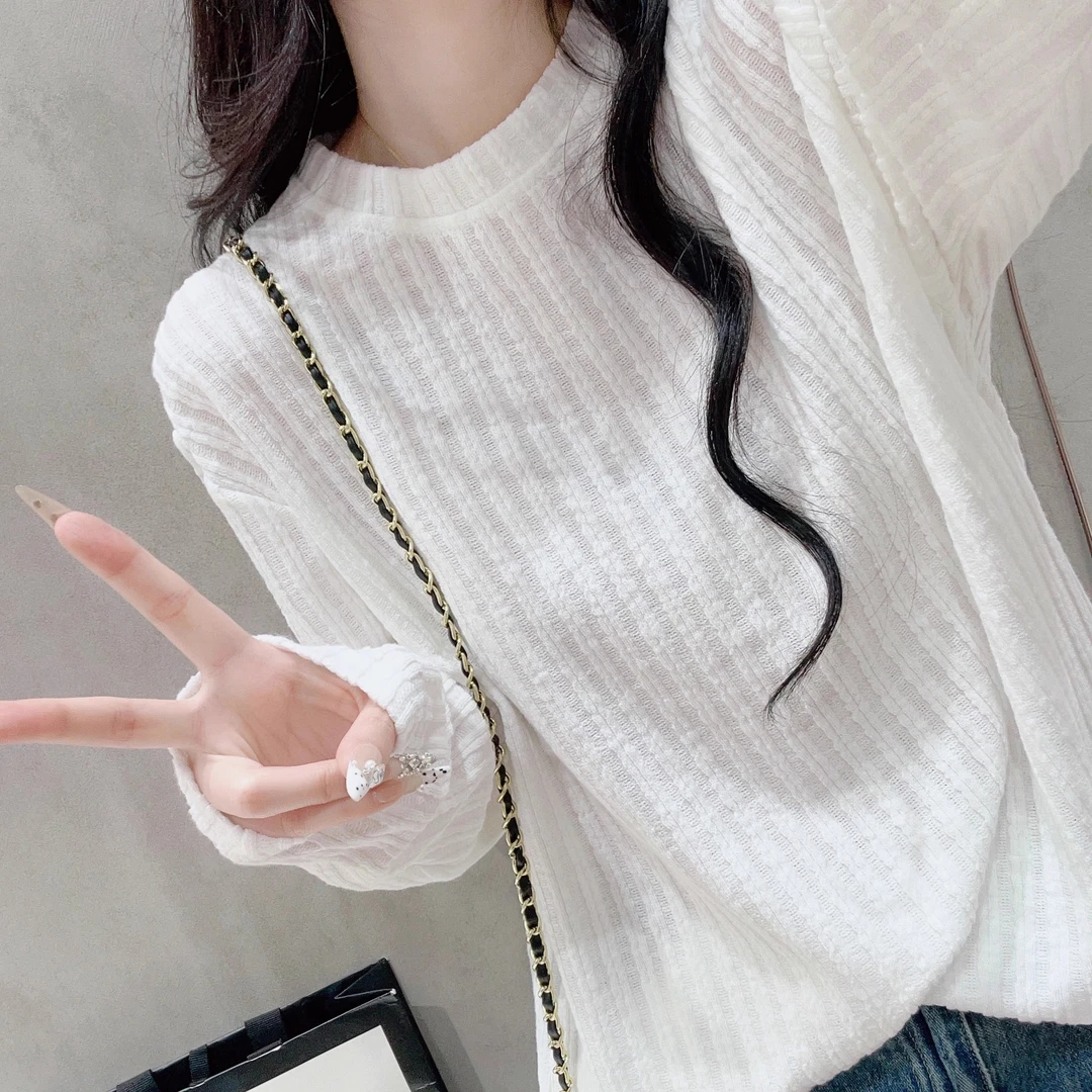 肌理感圆领长袖t恤女春秋季新款别致针织衫温柔显瘦时髦打底上衣