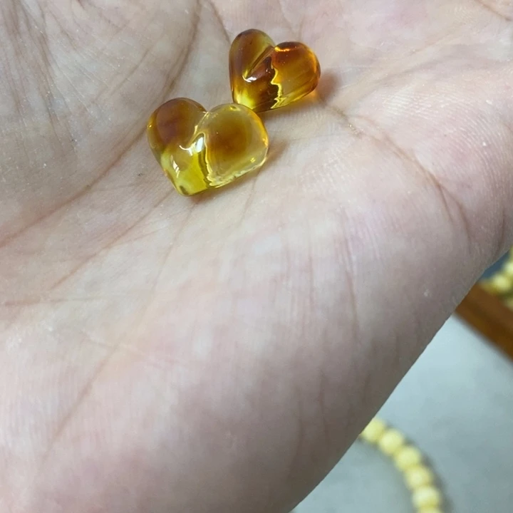 未镶嵌蜜蜡裸石多样性发货其一