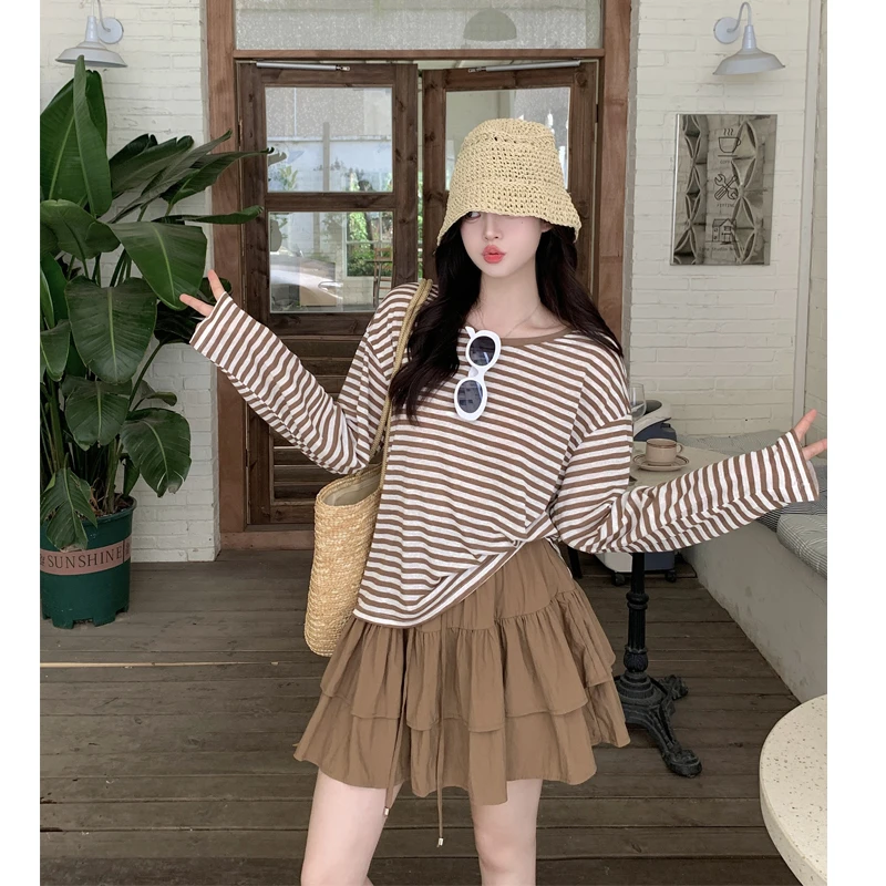 新品女装胖MM宽松V领条纹防晒T+蛋糕短裙两件套