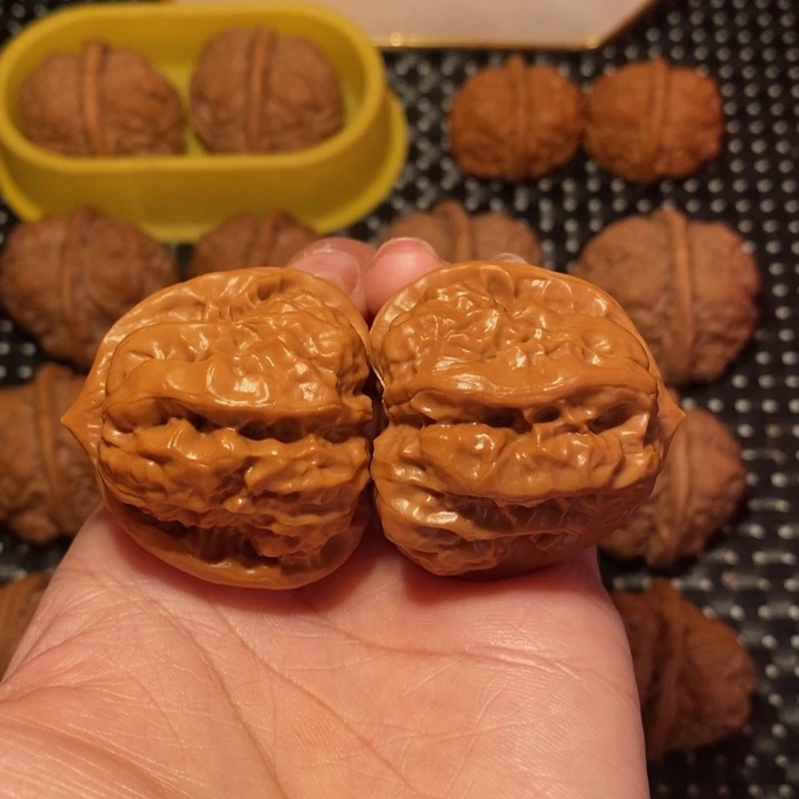 文玩核桃把件四深开八腿蛙王