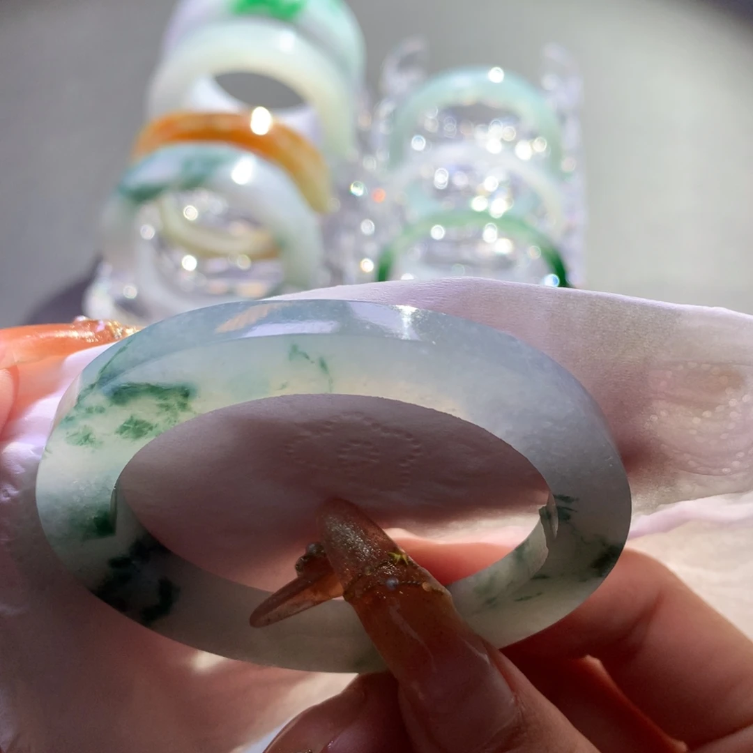 定制翡翠未镶嵌手镯