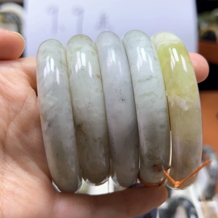 未镶嵌蛇纹石玉手镯