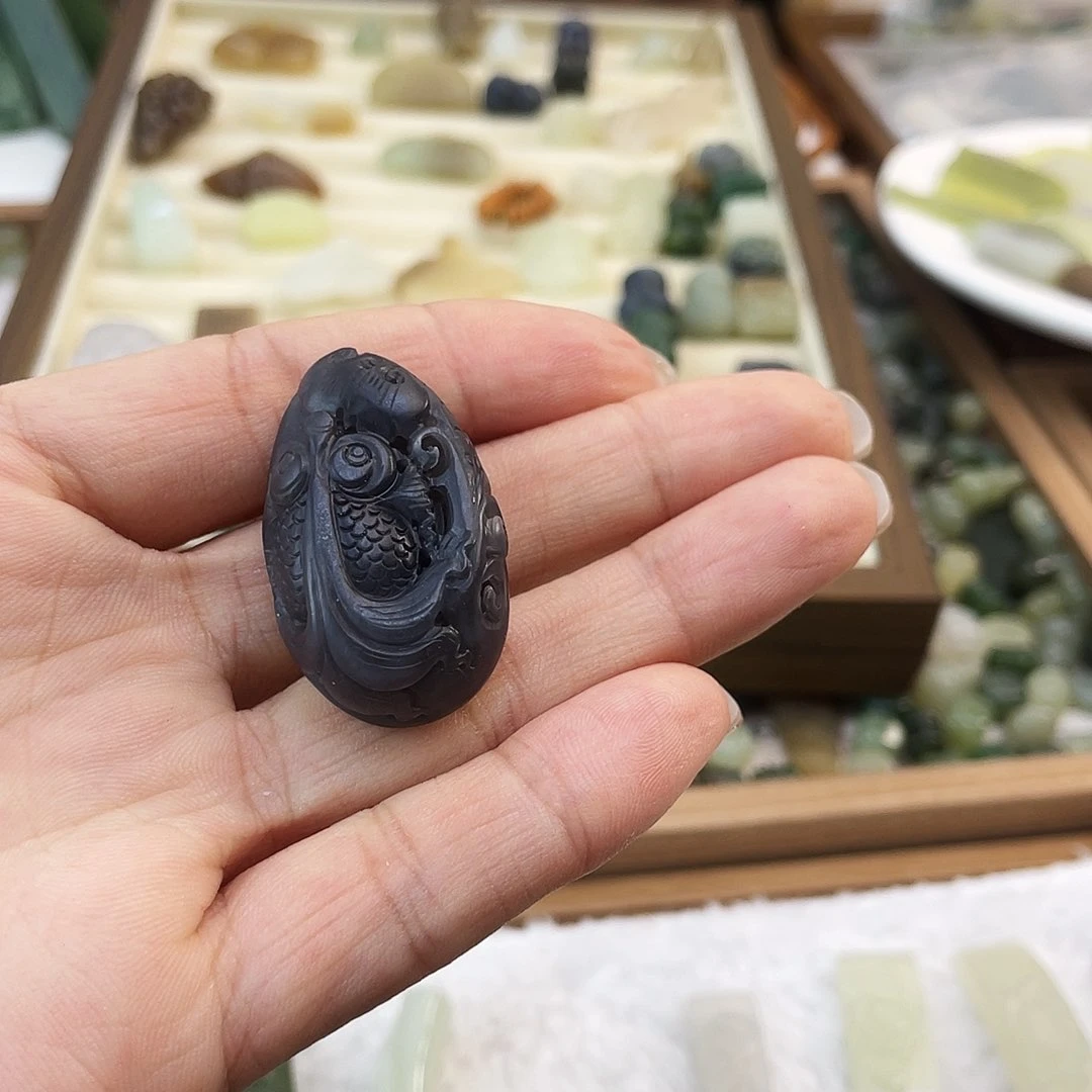 和田玉未镶嵌颈饰姐***呀