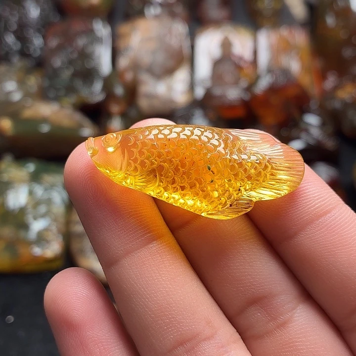琥珀未镶嵌颈饰56