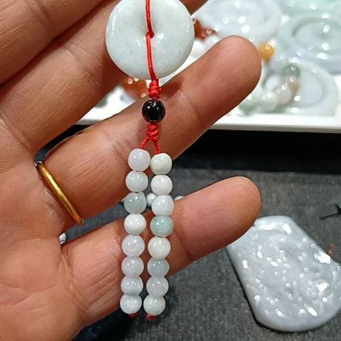 翡翠未镶嵌颈饰车挂，包挂