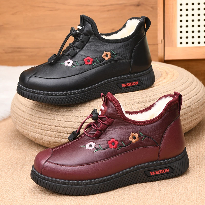 冬季绣花保暖女棉鞋老北京加绒加厚妈妈鞋皮面中老年女款防滑棉鞋