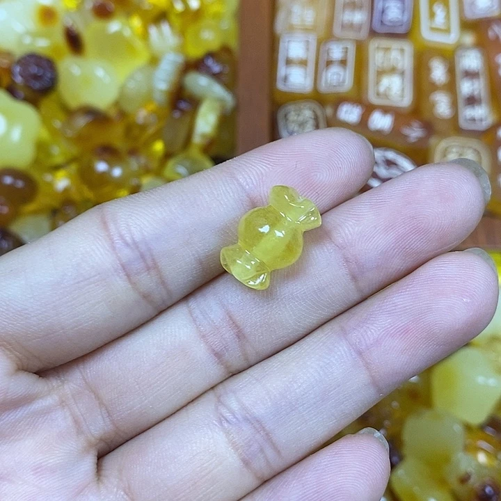 吊坠橄榄核糖果12