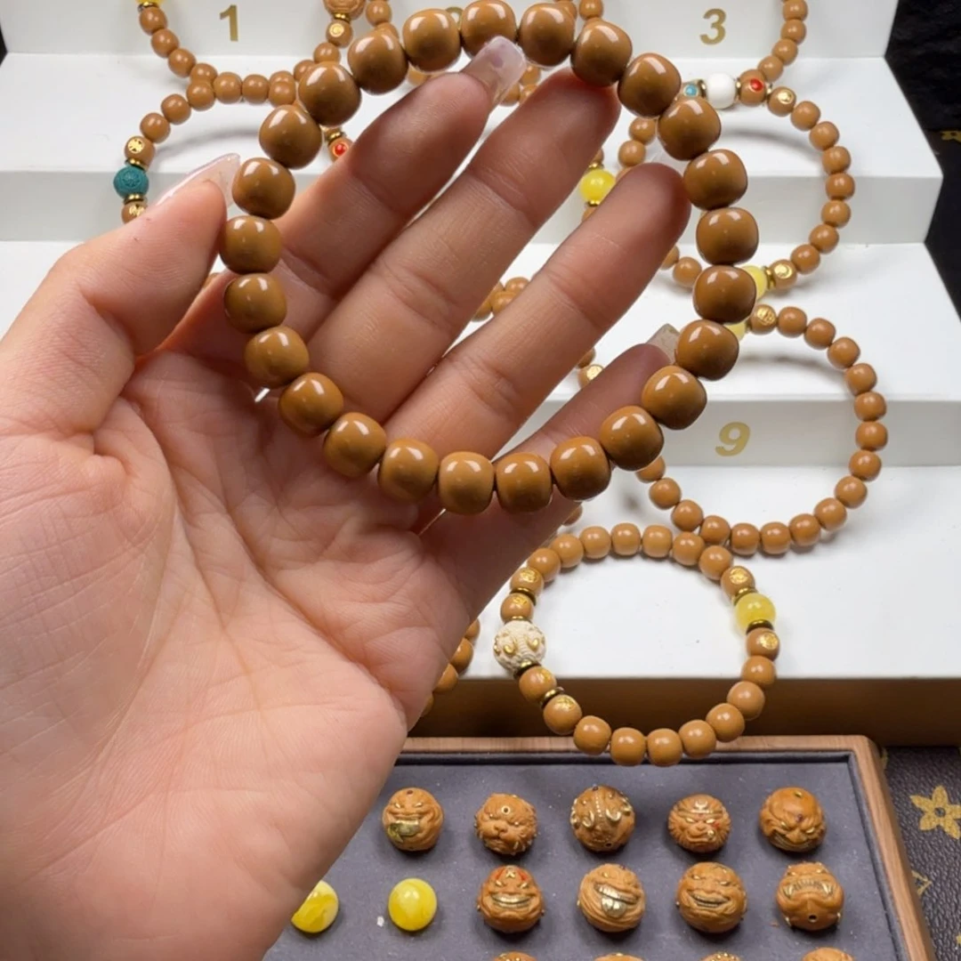 猴头核桃吊坠猴头核桃吊坠新合成配饰