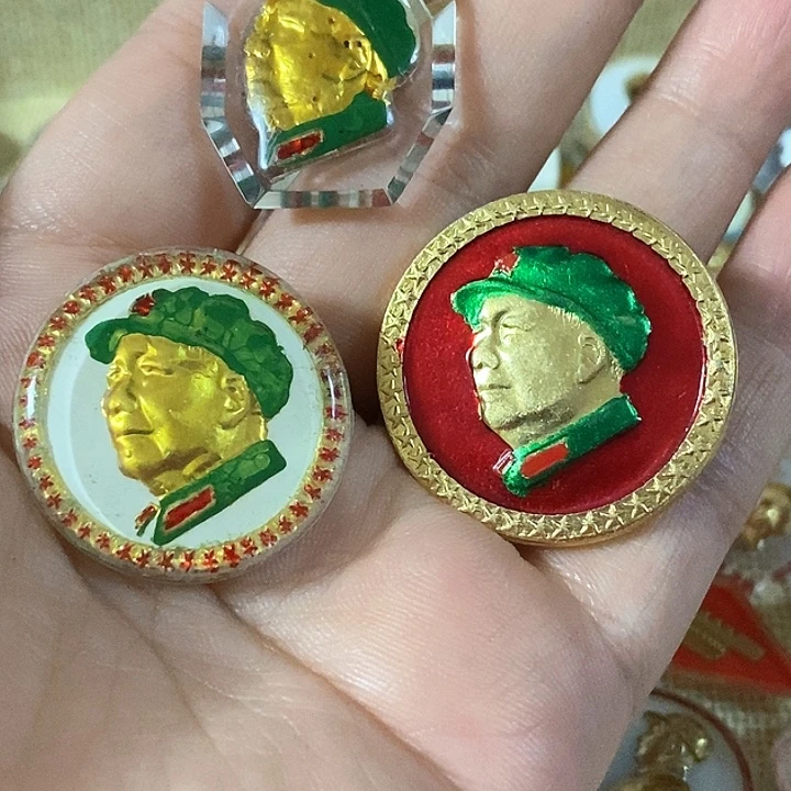 三枚军帽佩戴章少见品种