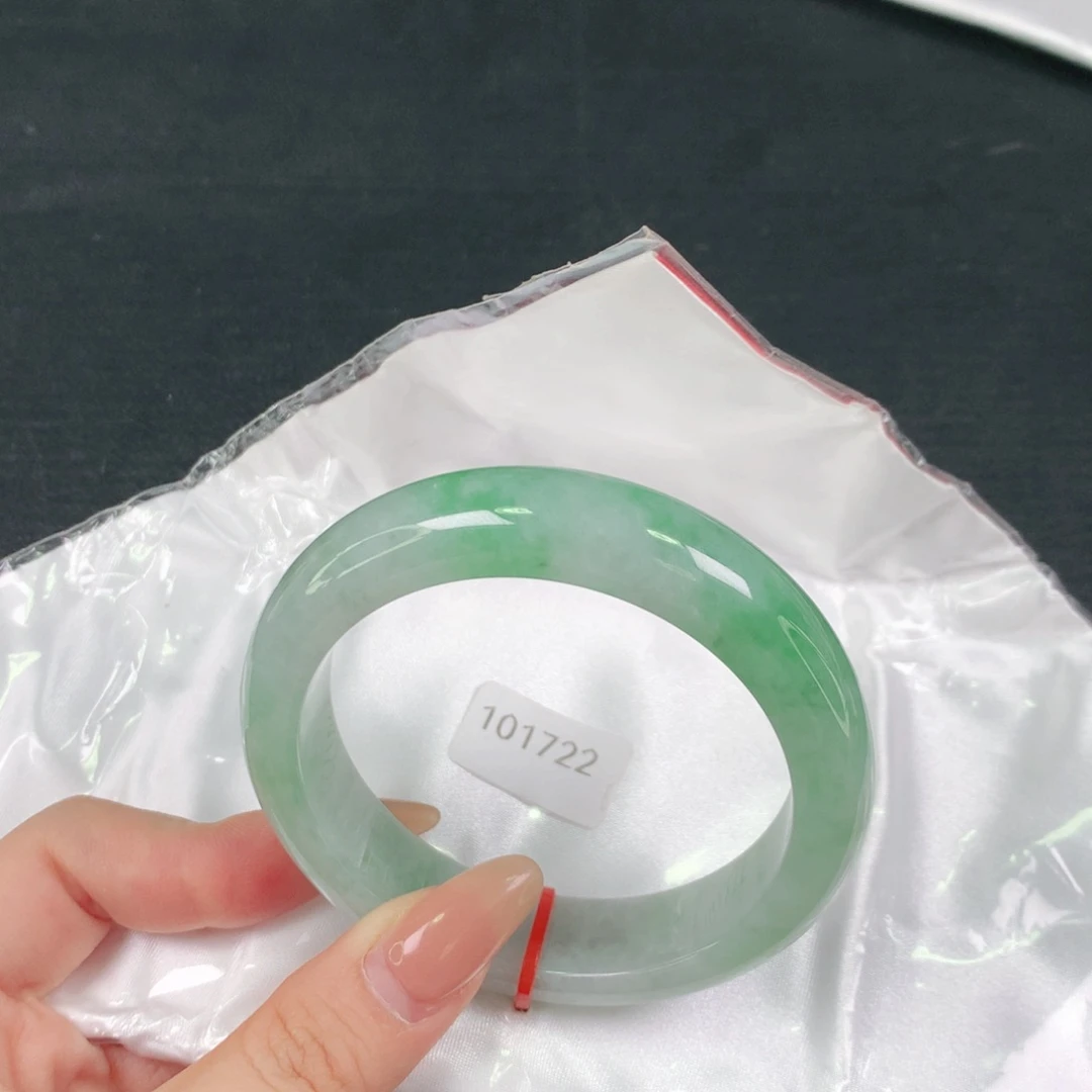 翡翠手镯未镶嵌天然翡翠手镯04
