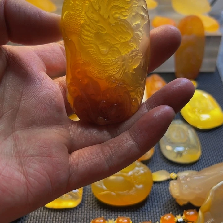 雄***鹰石英质玉吊坠未镶嵌