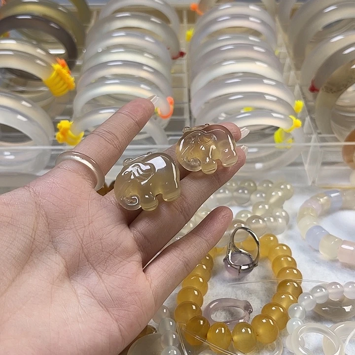 手镯玛瑙/玉髓未镶嵌